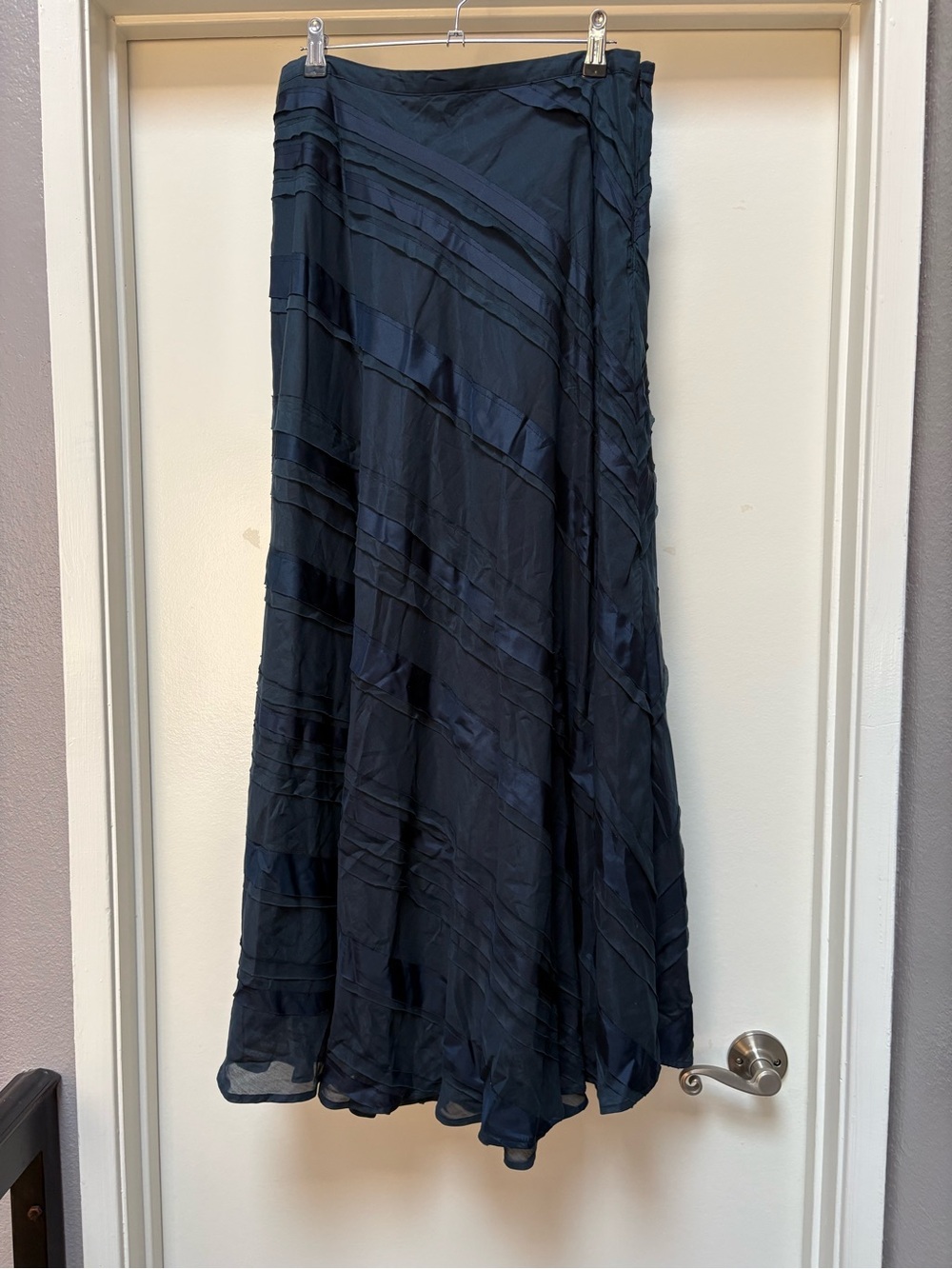 Soft Surroundings Silk Tiered Flowy Maxi Skirt Navy Blue Women's Medium Boho - Picture 4 of 8